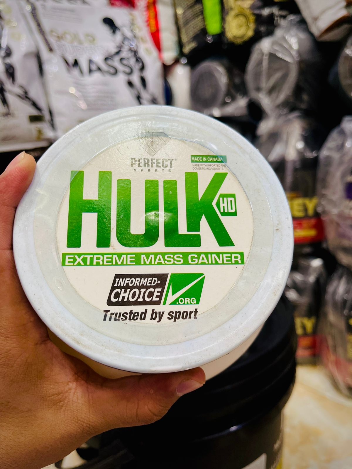 Hulk Extreme Mass Gainer  Power-loaded with 1,030 calories and 60g .