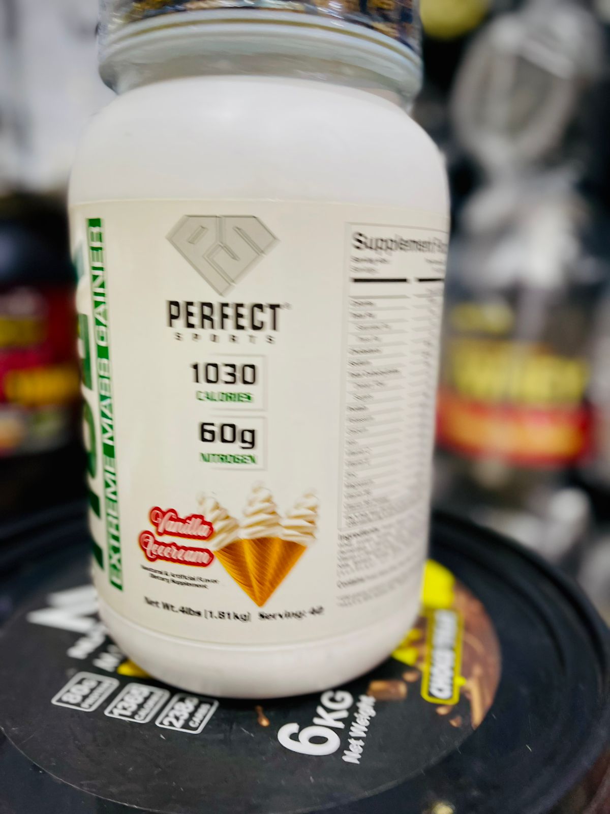 Hulk Extreme Mass Gainer  Power-loaded with 1,030 calories and 60g .